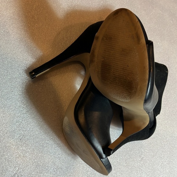 APT9 open toe peep toe ankle strap heels. - Picture 6 of 6